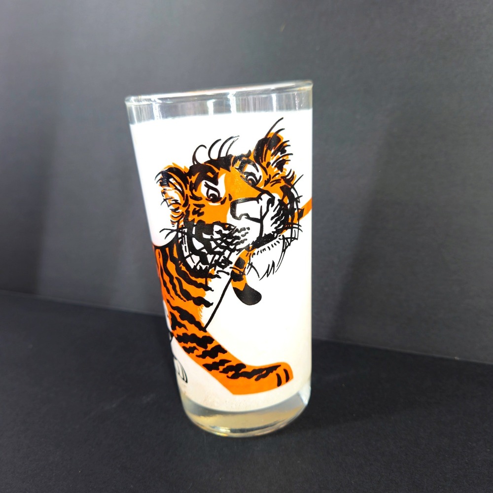 Vintage MCM Esso Put a Tiger in Your Tank Glass Tumbler Advertising Frosted 5.5"